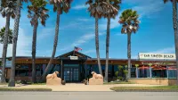 San Simeon Lodge