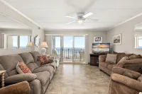 Ocean Hideaway 209 2 BR 2 BA Ocean City, Maryland Boardwalk Oceanfront - 4 ดาว