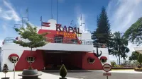 Kapal Garden Hotel at Rekreasi Sengkaling - Kolam Renang