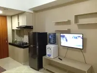 Premium Studio Room by Mareslim at Margonda Residence 5 Hotels in Depok