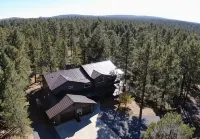 Luxury Cabin for all ages in charming Show Low!