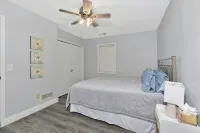 Private Lake Resort house w swimming, fishing, beach access, sand dune ATV Park - Homestays