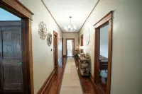 Historic 3BR Bungalow in the Town of Appomattox - Wifi