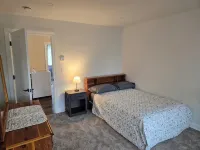 Just Like Home, brand new 2 bedroom rancher with full kitchen. - Homestays