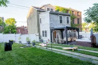 Spacious 4-bedroom house with plenty of amenities in Downtown Albany - نادي رياضي