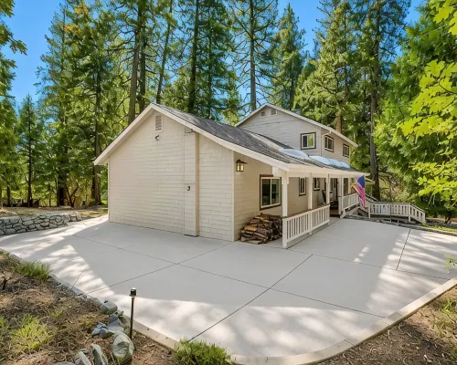 LAKEMONT PINES • Big Family Home • AC • DOG + RV's Hotels in Arnold