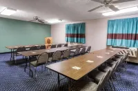 Super 8 by Wyndham Richmond Midlothian Turnpike - parking