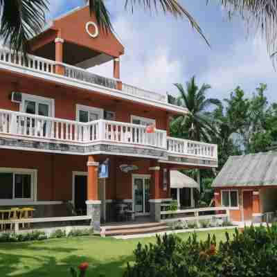 Dive Batanes Lodge and Restaurant Hotel Exterior