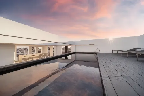 Alinea Suites Limassol Center - Swimmingpools