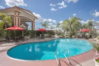 Best Inn & Suites - Pools