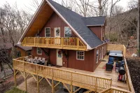 Massanutten Chalet- Game Room, Hot Tub & Views