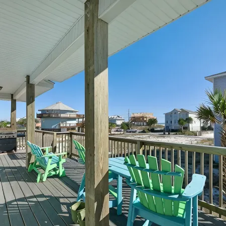 Beachside Haven: Spacious 6-Bedroom Retreat Just Steps from the Sand