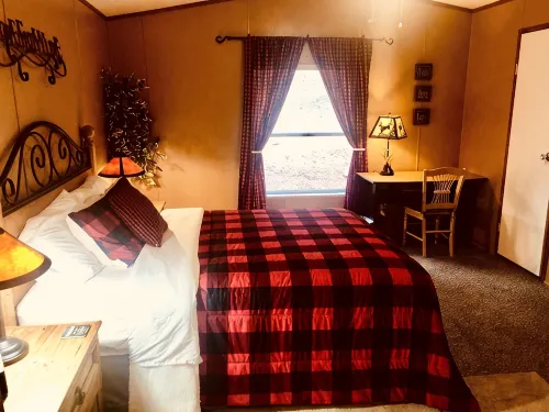 Secluded CO retreat featuring a swim spa, hiking trail and stocked kitchen!
