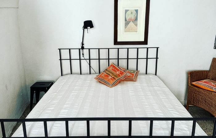 Holiday house with sea view and sun terrace, 4 km to beach