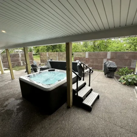 Completely remodeled getaway! Walking distance to beach, restaurants and bars