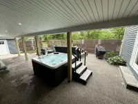 Completely remodeled getaway! Walking distance to beach, restaurants and bars - WiFi