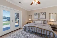 Sunset Estate 7 Bedrooms, Sleeps 18! + Game Room - 3-Star