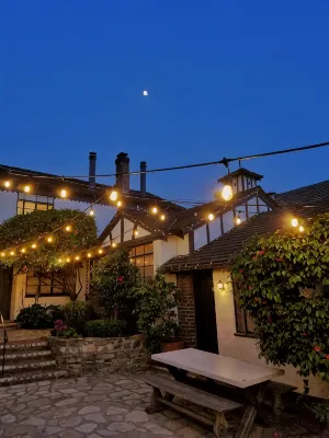 The Vagabond's House Boutique Inn - Beach