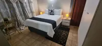 Tee Cee Marvelous Guesthouse - Parking
