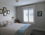 Cheerful, spacious, sunny & comfy 4-bdrm home - Kitchens