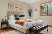 LakeMonona Waterfront + PrivateDock + FencedYard + HotTub + GameRoom + Evcharger