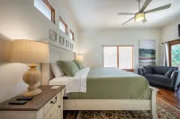 You're Pampered Here - Just 3 Blocks From Park Avenue! - 3-Star