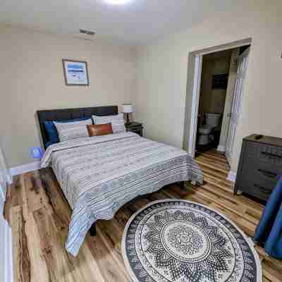 Indian River Escape ~ Hot Tub ~ Steps to River Rooms