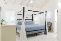 Steps To Beach - Spacious Clean Cottage w/ Cook Hotels in 