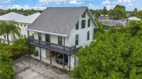 SEA LA VIE BEACH HOME ON 500 BLOCK-1/2 A MILE FROM OCEAN,SLEEPS 6, Fenced yard