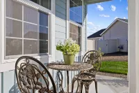 Chic 3BR near Wineries, Lake Lowell & C of I - Ideal for Hiking & Relaxing! - Kitchenette
