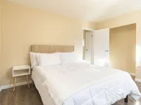 Walkable condo in heart of vibrant D/n Redmond,  m/s from Microsoft, woodinville Hotels in Redmond