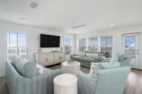 Iris! Sleeps 20 ! Pool ! Beach! - Private Pool