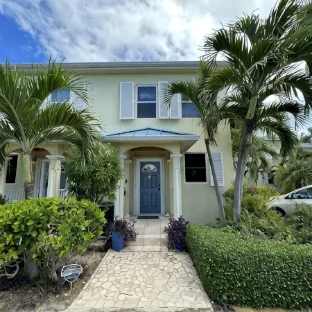 Located in the heart of Grace Bay and minutes away from the Grace Bay Beach.