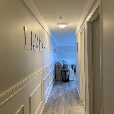 Beautiful 1 Bedroom Condo-Lake Views. Now Offering Monthly Rental.
