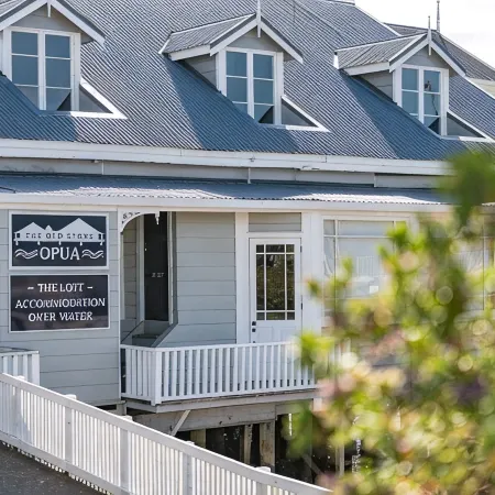 The Loft Overwater, Bay of Islands, NZ Отели в г. Опуа