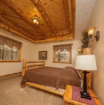 Sojourner's Lodge & Log Cabin Suites