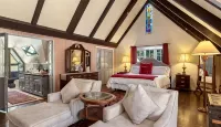 Candlelight Inn (Adults Only)