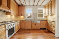 Prime 4 Br Sleeps 13, Chef Kitchen, 8 Blks to Wrigley, 15Min Train to Mag Mile - Bungalows