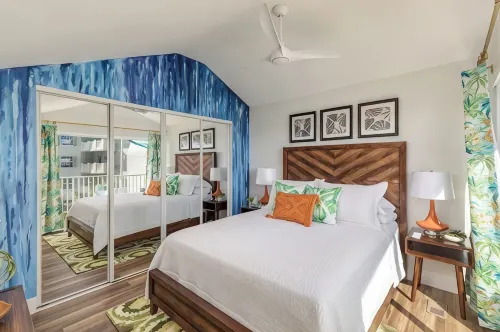 Luxury 2 story condo with 2 bedrooms and 2 balconies in tranquil Melbourne - Kitchens