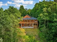 Unique Cabin! Close to Blue Ridge GA and Murphy NC. Hot Tub Has an Amazing View. Hotels in Notla