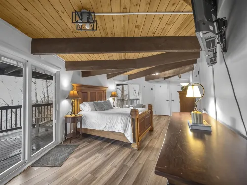 Slopeside Beech Mtn - Ski-in/Ski-Out - Beat the Heat - Biking + Mountain Views - balcony