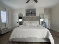 STEPS TO LAKE TEXOMA & TANGLEWOOD RESORT - MEMBERSHIP ACCESS INCLUDED - balcony