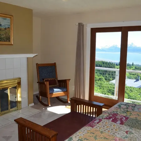 Miracle Ridge - Beautiful, Private Home Overlooking Kachemak Bay & Cook Inlet