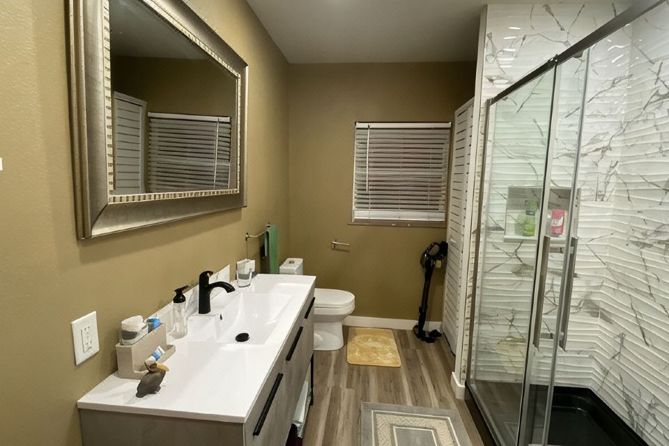 Photo 3 of 6