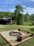 The Railroad Scale House: 40 Private Acres & Creek - 3-Sterne