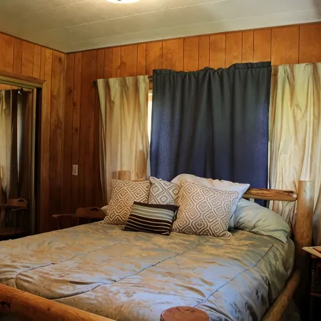 Secluded 77-Acre Retreat, Pet-Friendly Cabin Near Univ. of Idaho & Wsu.