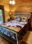 Private Mountain View cabin on 5 acres, great patio with creek below back patio. - Mountain view