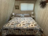 Tranquil 2 Bedroom Getaway on Private Lake - Homestays