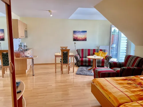 Our guest house 'wine paradise', at the sea of ​​vines is ideal for relaxing holidays - balcony