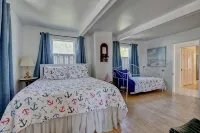 WATERFRONT, gorgeous, PVT DOCK, relax, DOWNTOWN, fish, RETREAT - Wi-Fi